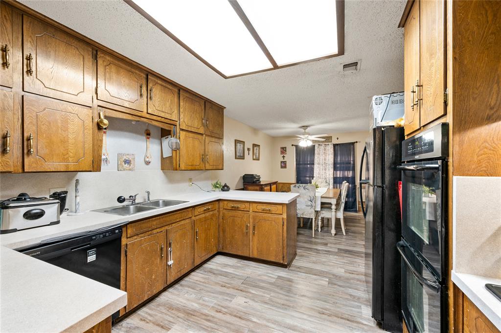 2701 Hurstview Drive Hurst, TX 76054 - Photo 8 of 39