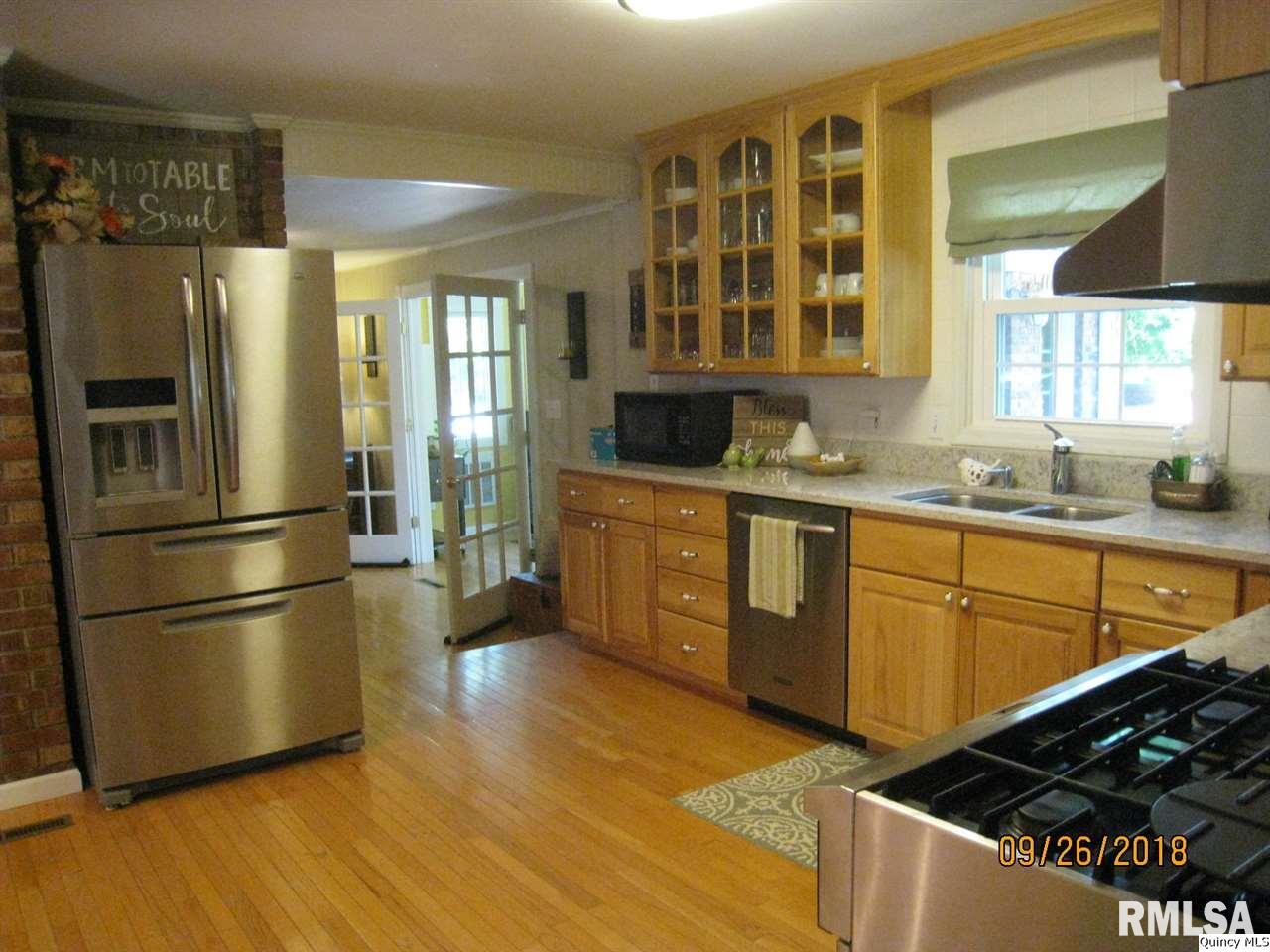 2112 Creek Road Quincy, IL 62301 - Photo 8 of 32 Gallery Image 8