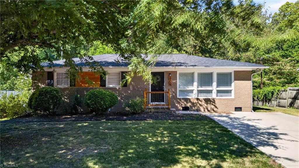 4316 Halifax Road Greensboro, NC 27407 - Photo 4 of 45