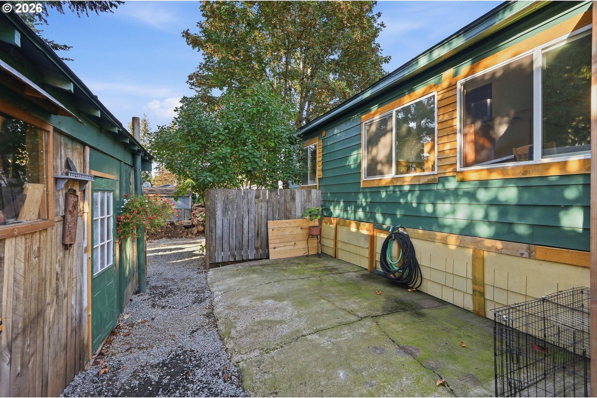 36451 South Sawtell Road, Unit 8 Molalla, OR 97038 - Photo 23 of 27 Gallery Image 23