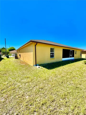 a view of an outdoor space