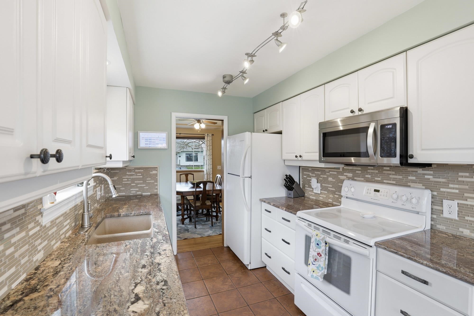 5004 North Cannon Street Spokane, WA 99205 - Photo 9 of 40