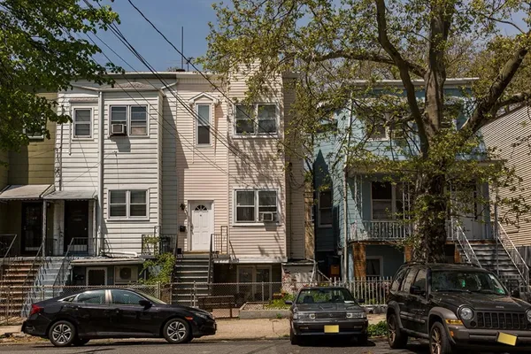 $795,000 | 86 Waverly Street, Jersey City, NJ 07306