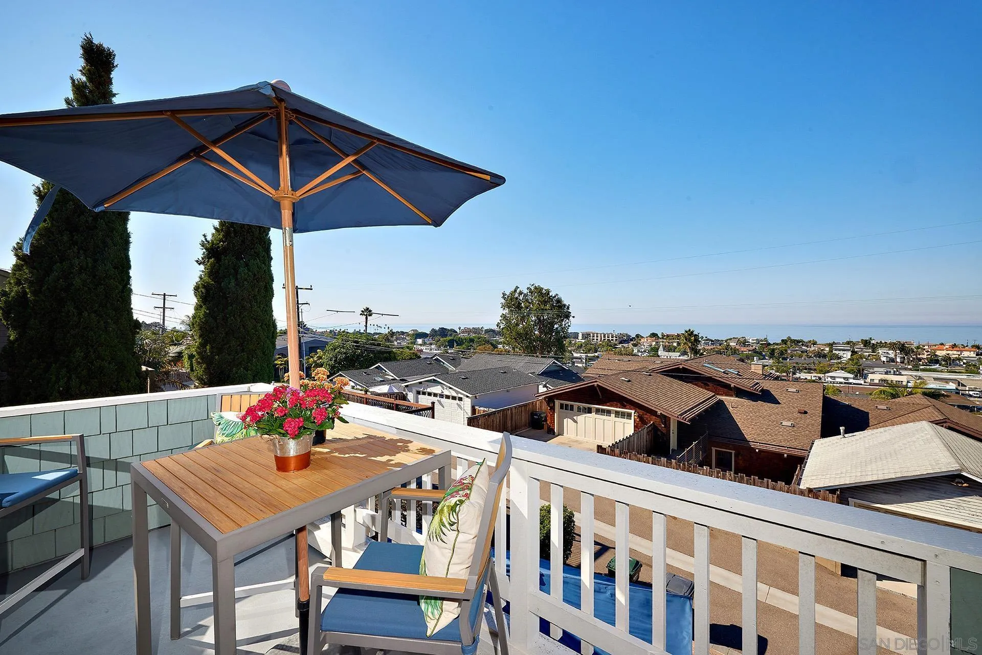 744 Cornish Drive Encinitas, CA 92024 - Photo 19 of 39