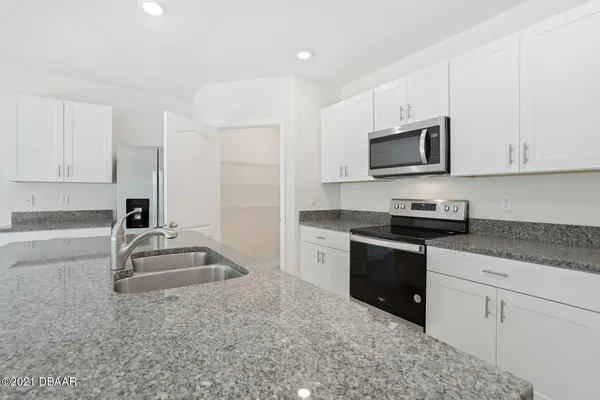 $2,395 | 118 Birch Tree Place, Daytona Beach, FL 32117