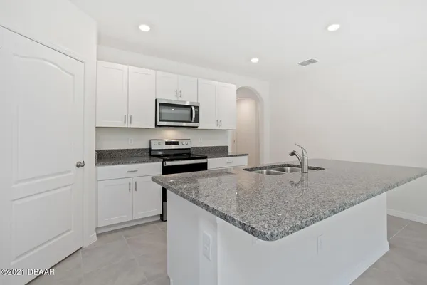 $2,395 | 118 Birch Tree Place, Daytona Beach, FL 32117