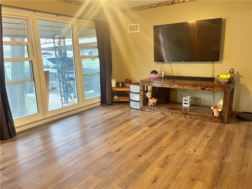 316 North Webster Street Erie, KS 66733 - Photo 3 of 16