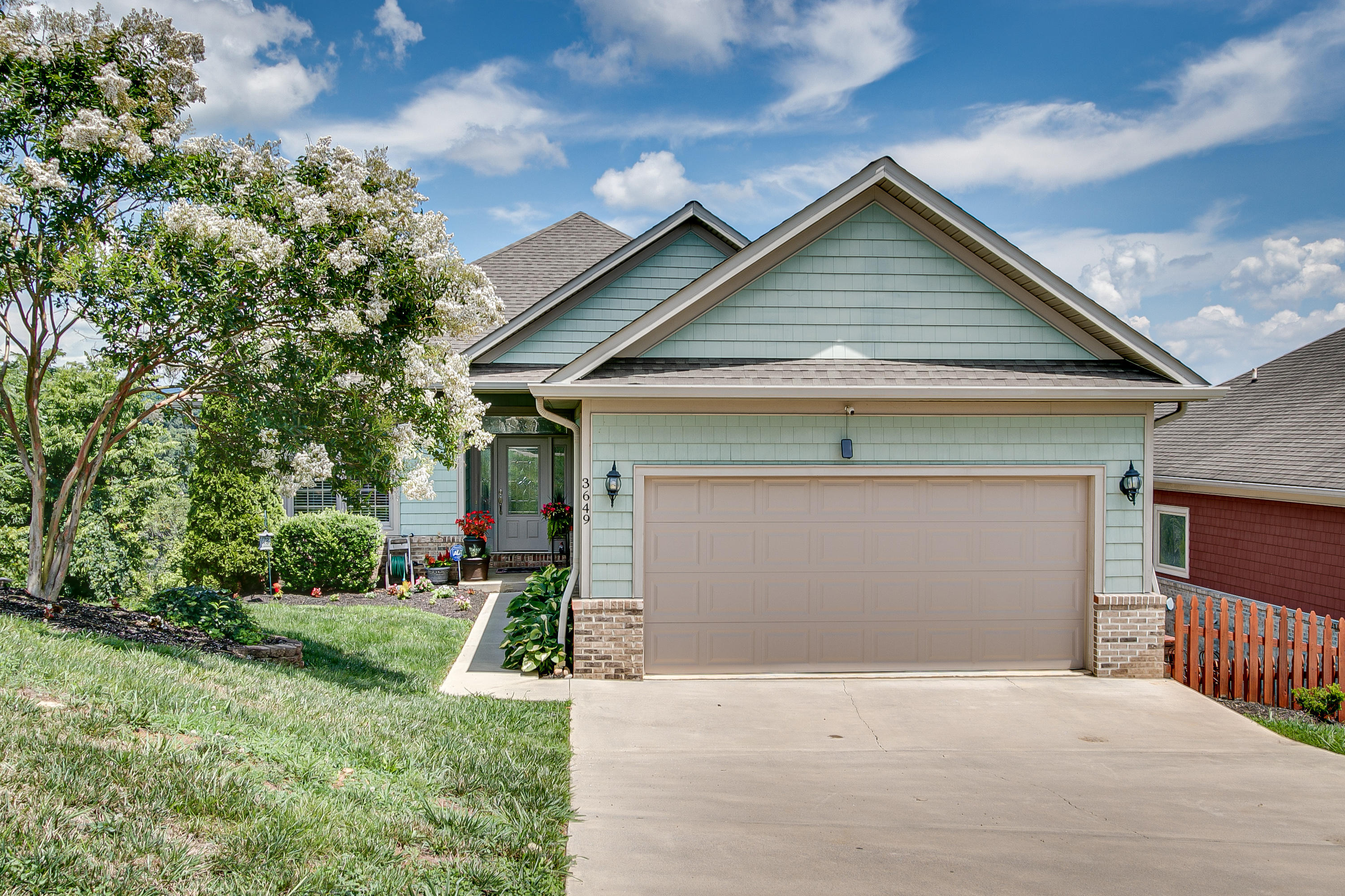 3649 Crest Road Kingsport, TN 37664 - Photo 10 of 45 This is your Lake DreamHome