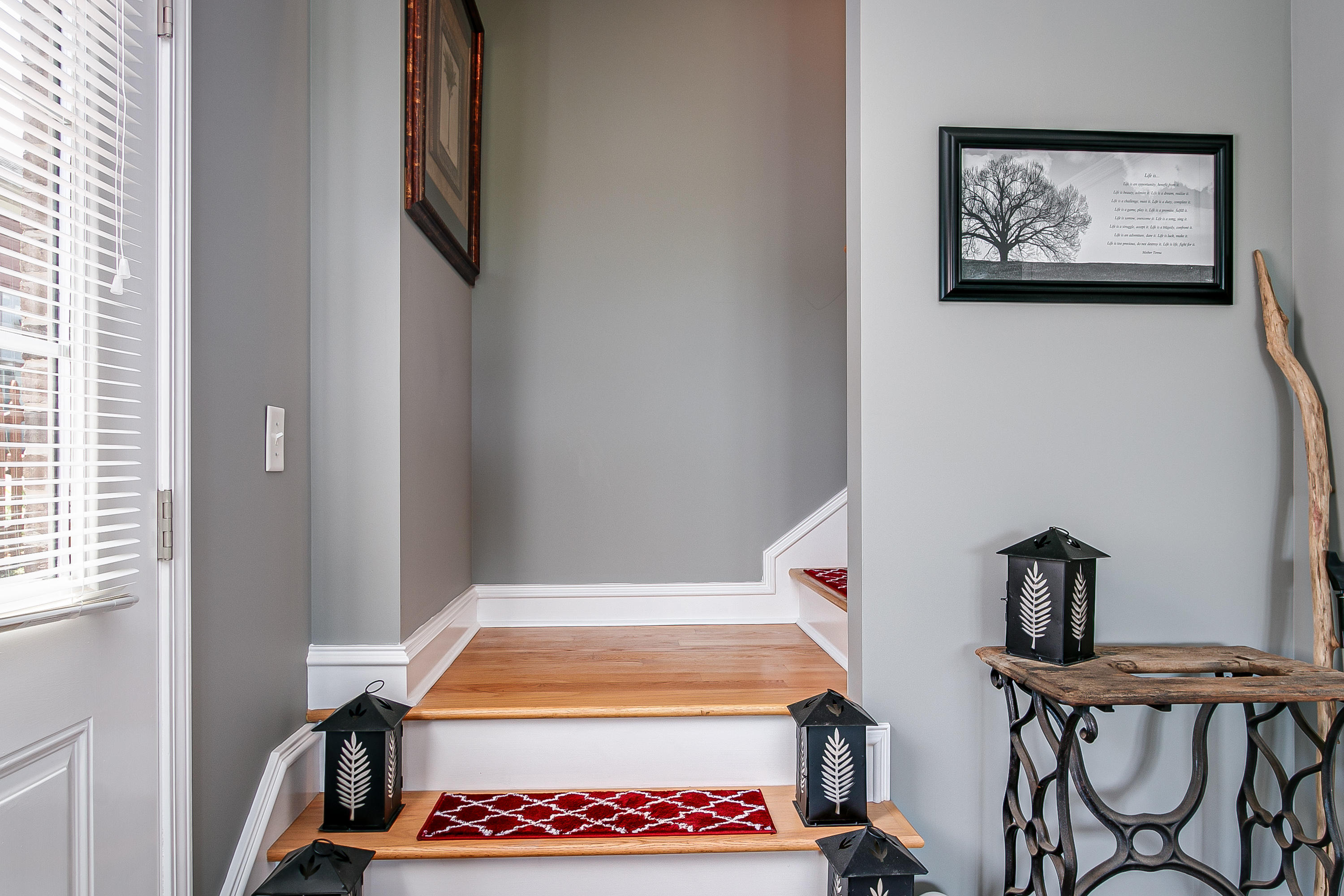 3649 Crest Road Kingsport, TN 37664 - Photo 25 of 45 Downstairs Hallway/Entry