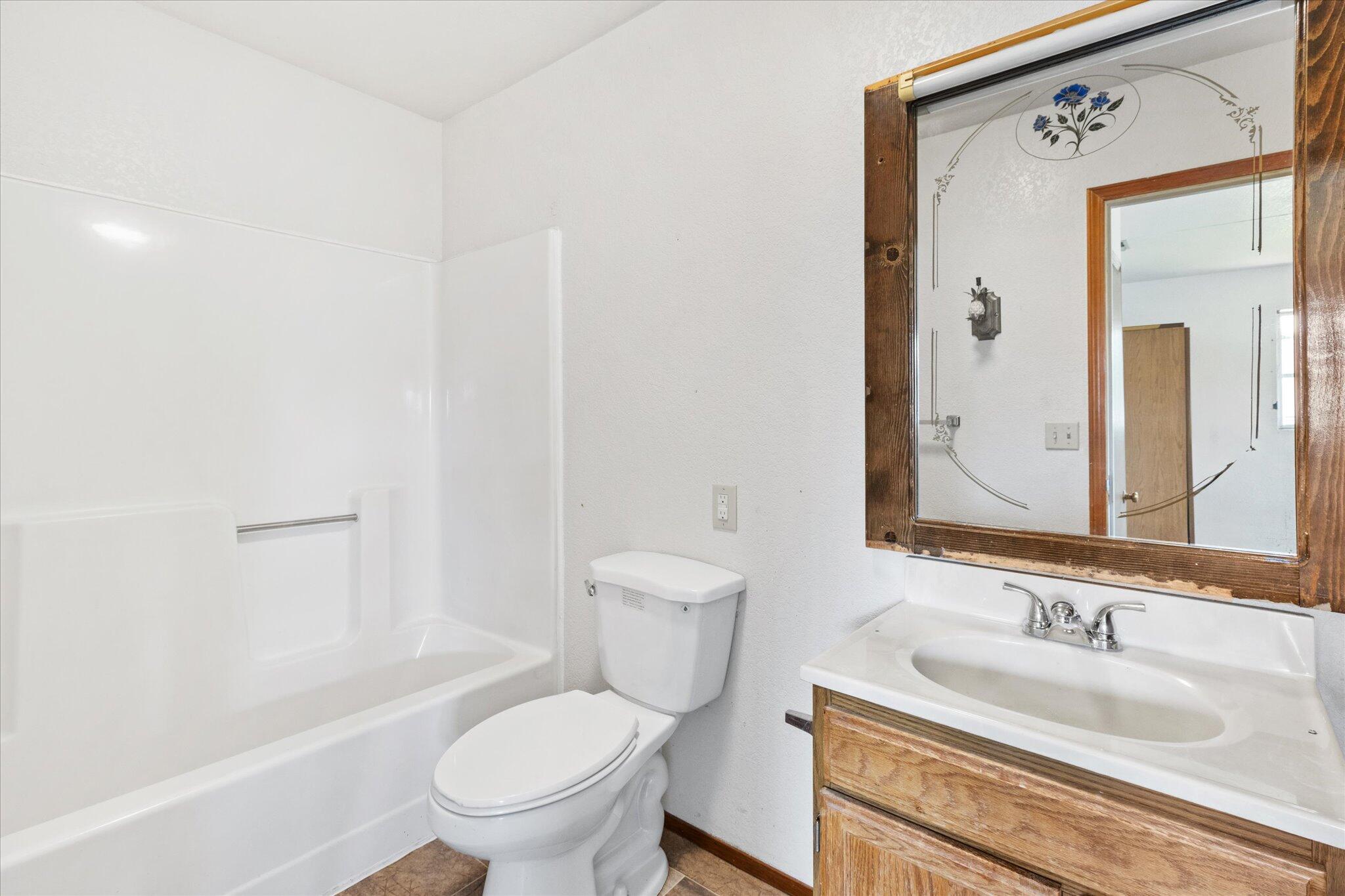 3608 Dune Street Redding, CA 96002 - Photo 18 of 22 21-Biggerflow Real Estate Media-21