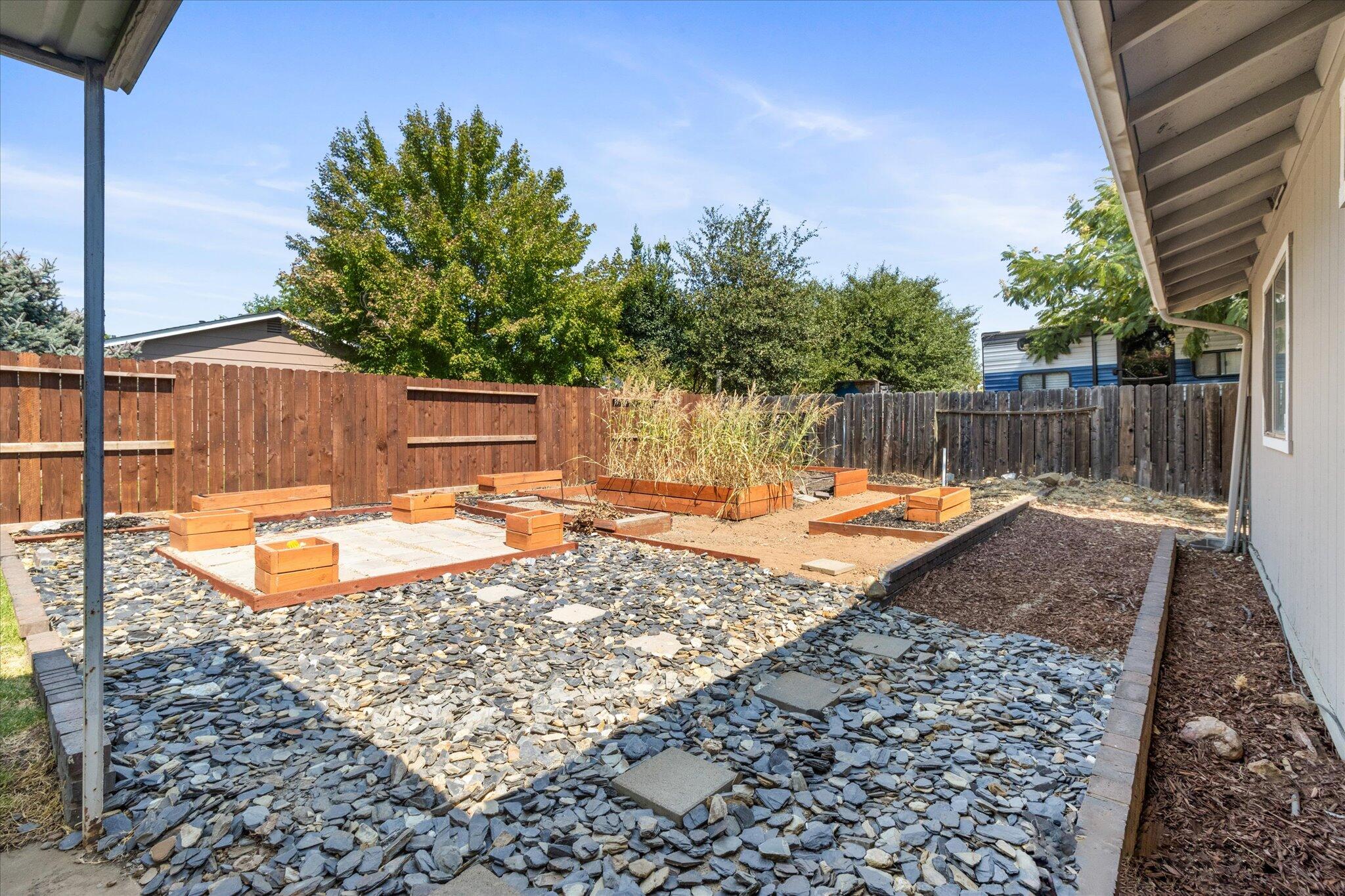 3608 Dune Street Redding, CA 96002 - Photo 21 of 22 24-Biggerflow Real Estate Media-24