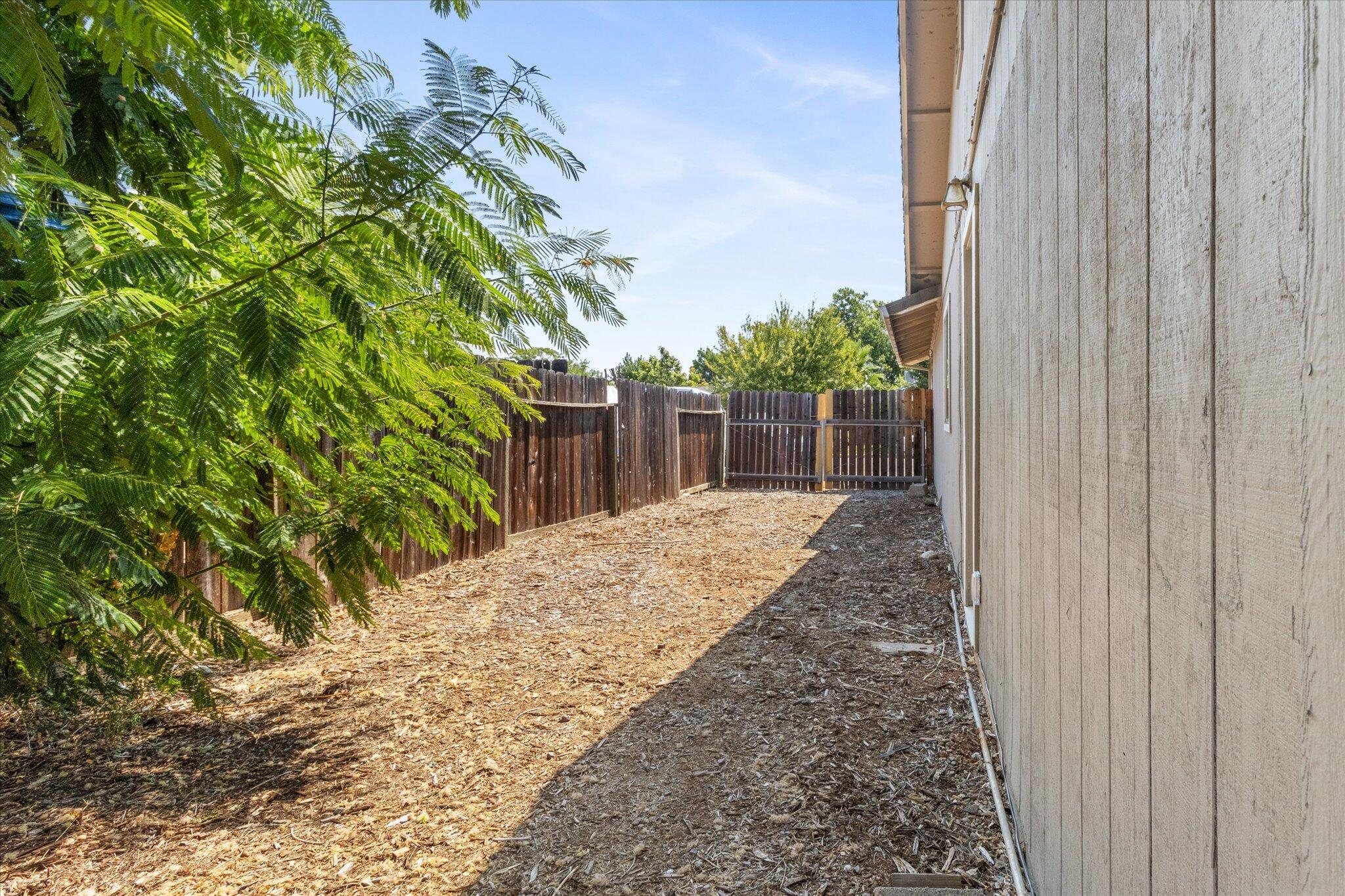 3608 Dune Street Redding, CA 96002 - Photo 22 of 22 26-Biggerflow Real Estate Media-26