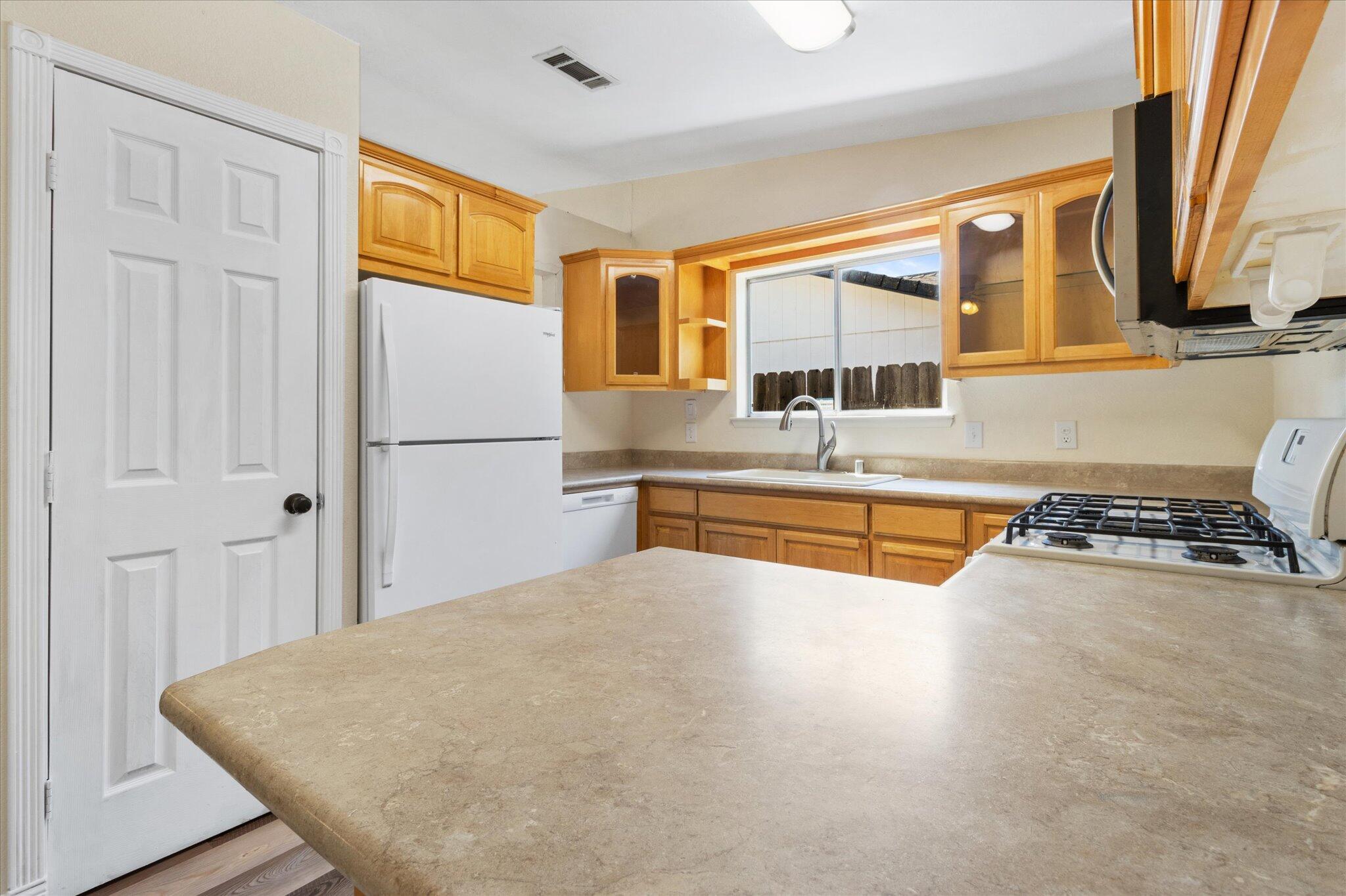 3608 Dune Street Redding, CA 96002 - Photo 8 of 22 09-Biggerflow Real Estate Media-9
