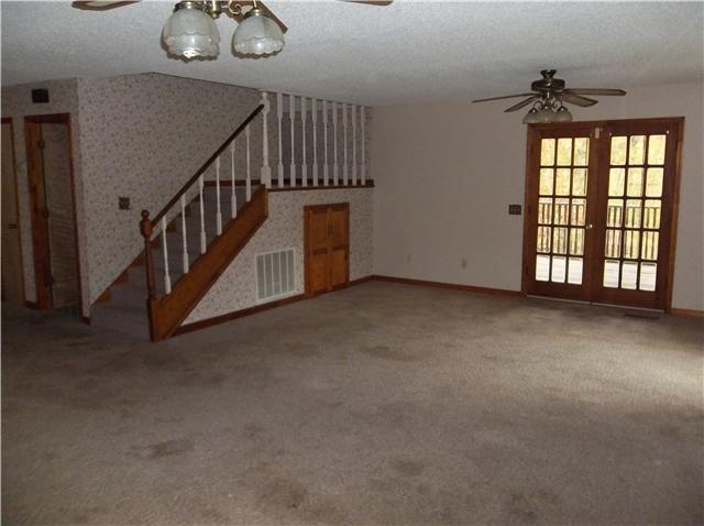 6144 Parker Road Lyles, TN 37098 - Photo 8 of 20 Living Room
