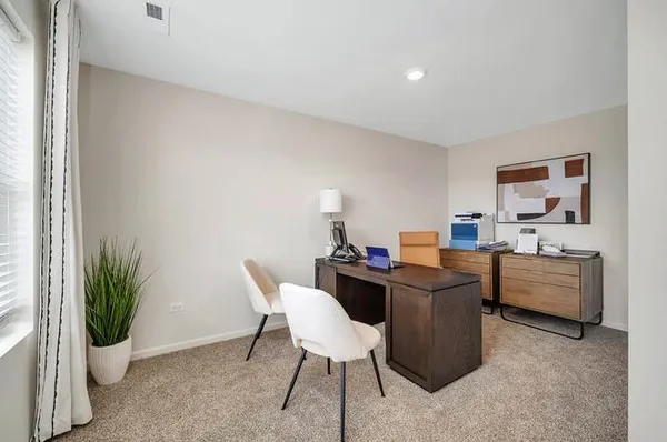 $3,600 | 438 Lakeshore Court, Unit 438, St. Charles, IL 60174