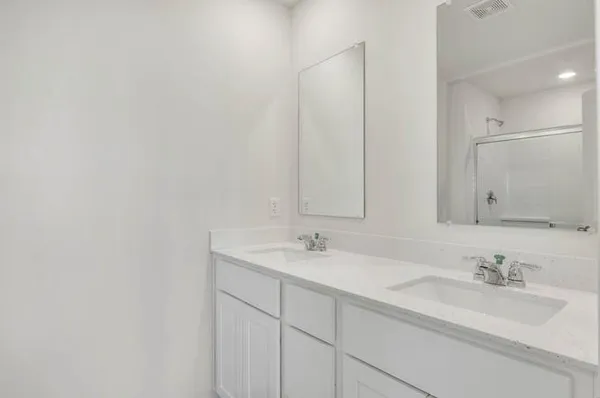 $3,600 | 438 Lakeshore Court, Unit 438, St. Charles, IL 60174