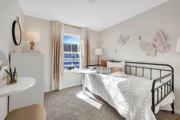 $3,600 | 438 Lakeshore Court, Unit 438, St. Charles, IL 60174