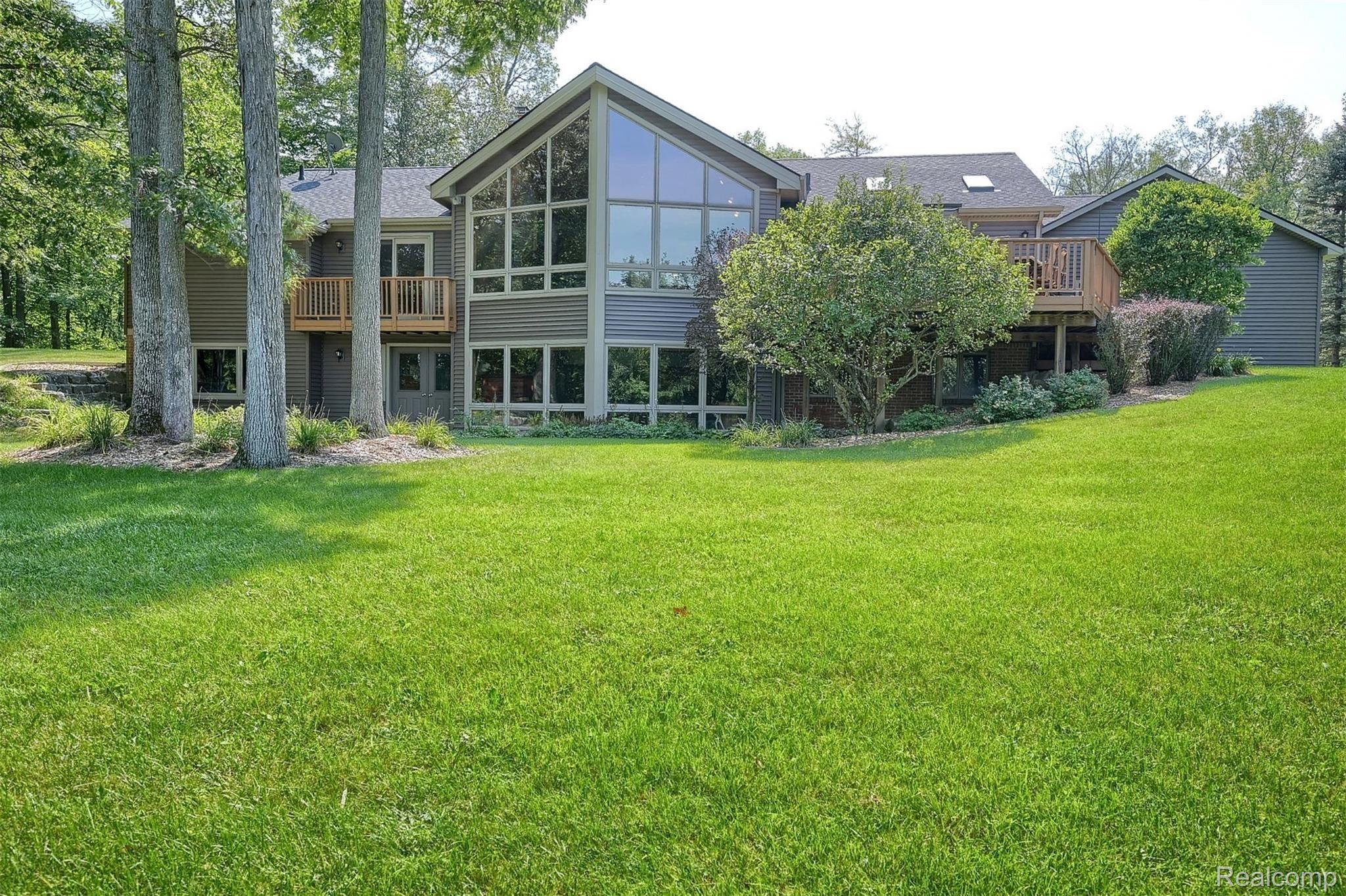 5150 Havens Road Leonard, MI 48367 - Photo 2 of 71 34-Rear.jpg