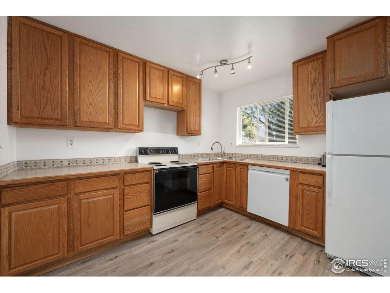 2717 West 26th Street Road Greeley, CO 80634 - Photo 5 of 25 Kitchen