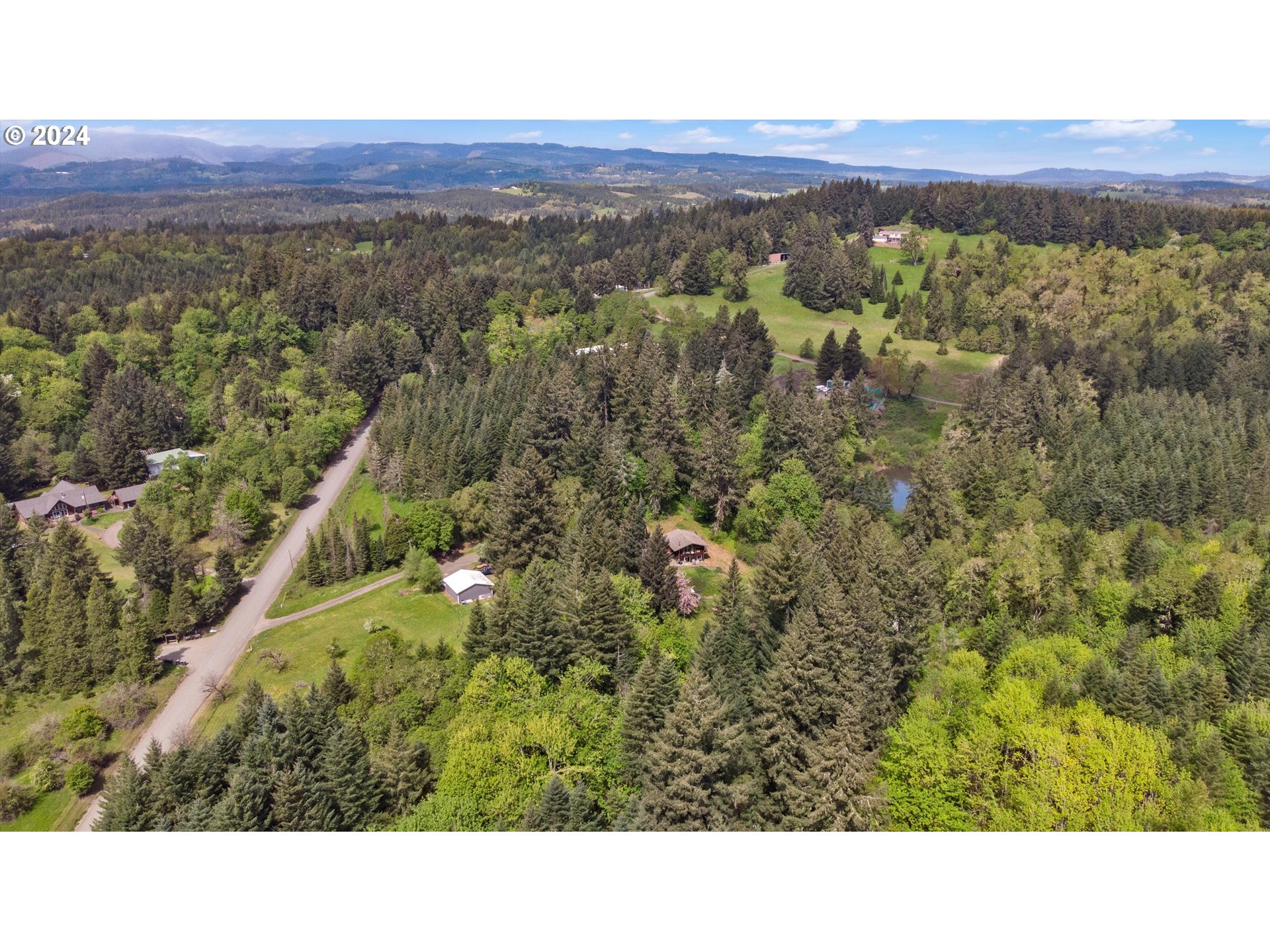 14885 Ferns Corner Road Dallas, OR 97338 - Photo 41 of 47 a view of city and mountain