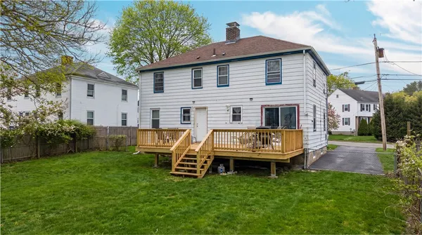$555,000 | 148 Yorktown Road, North Kingstown, RI 02852