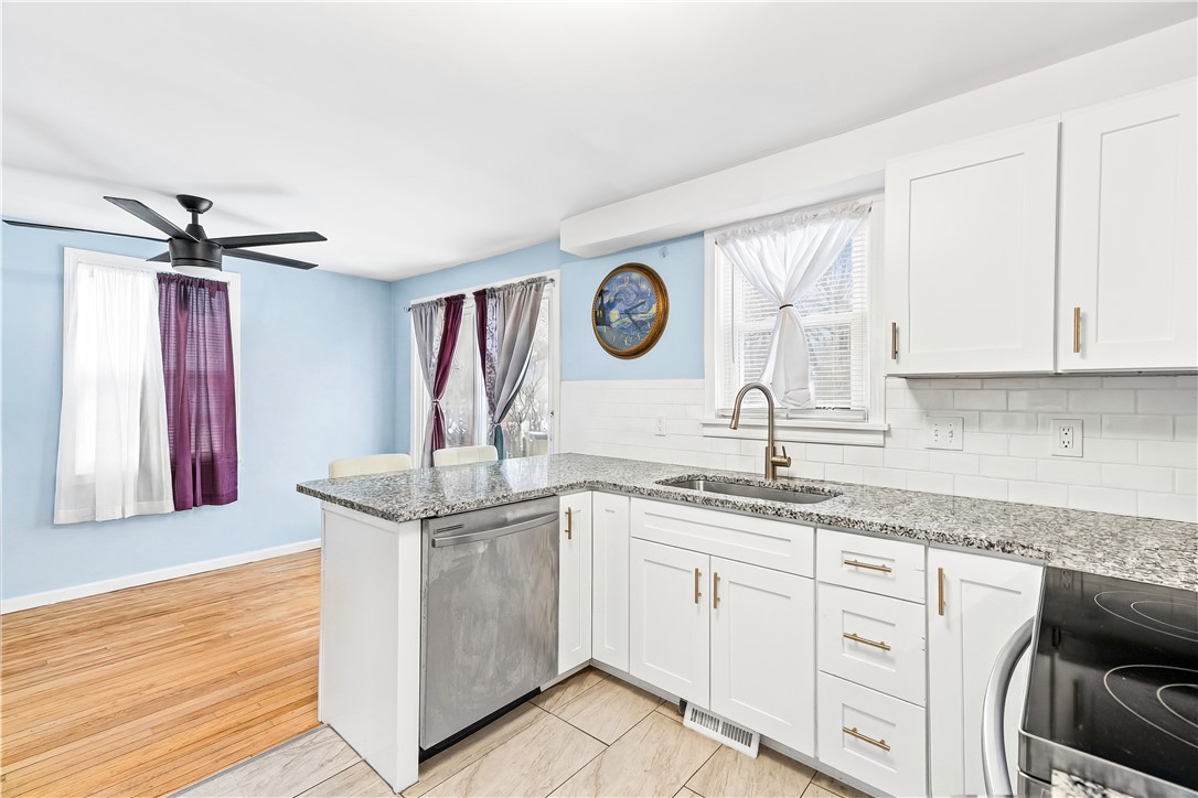 148 Yorktown Road North Kingstown, RI 02852 - Photo 3 of 25