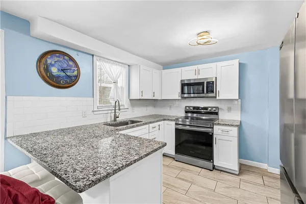 $555,000 | 148 Yorktown Road, North Kingstown, RI 02852