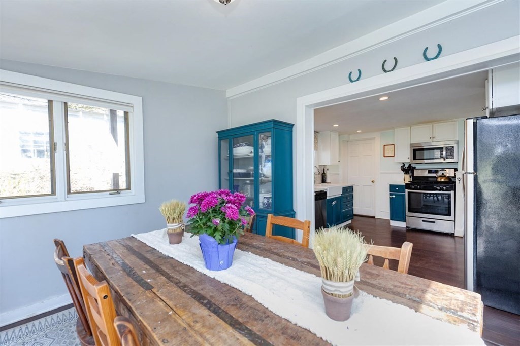 12 Linebrook Road Ipswich, MA 01938 - Photo 12 of 30 a dining room with furniture and window