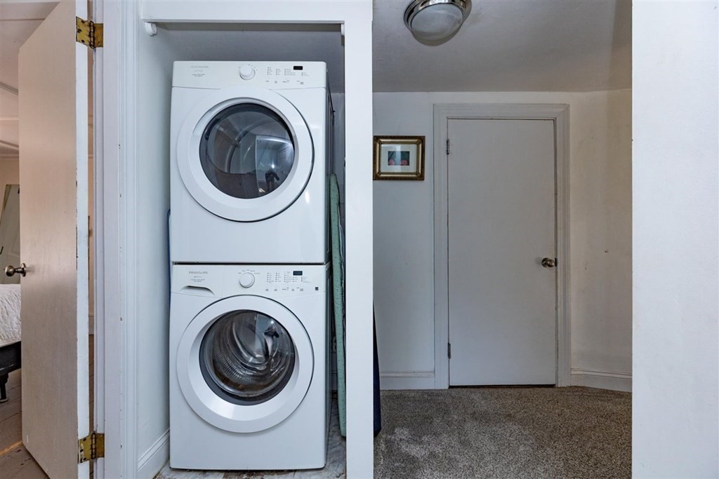 12 Linebrook Road Ipswich, MA 01938 - Photo 24 of 30 a utility room with dryer and washer