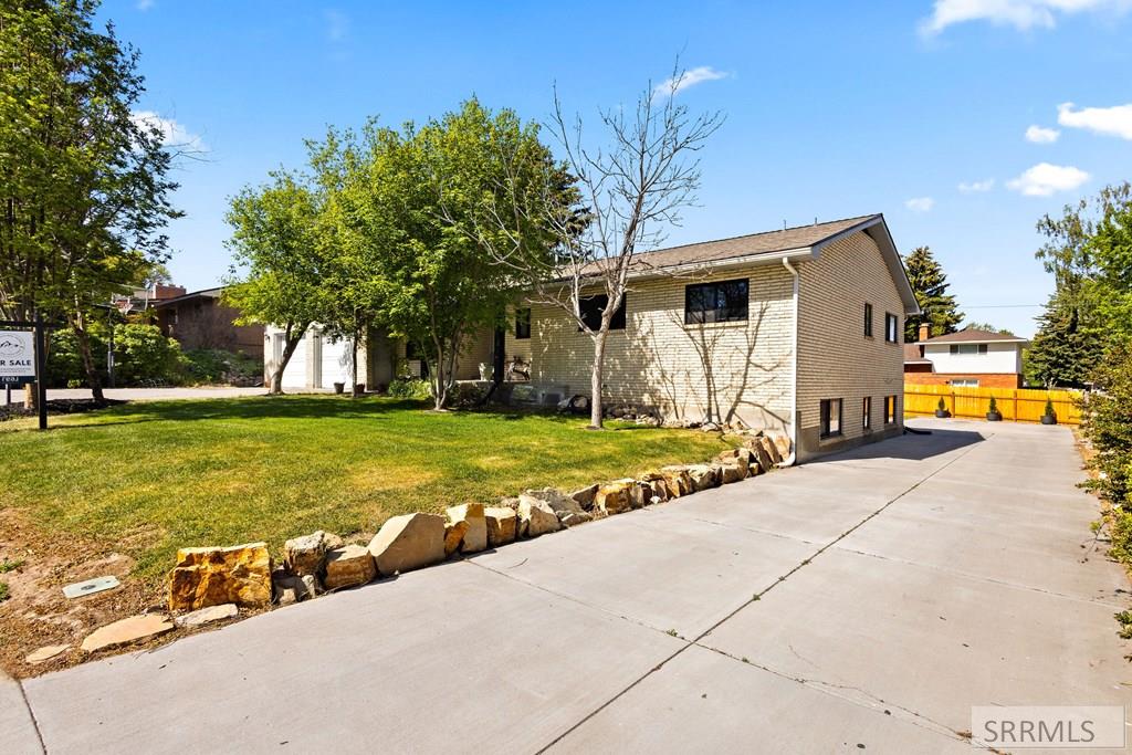 230 Apache Avenue Rexburg, ID 83440 - Photo 3 of 39