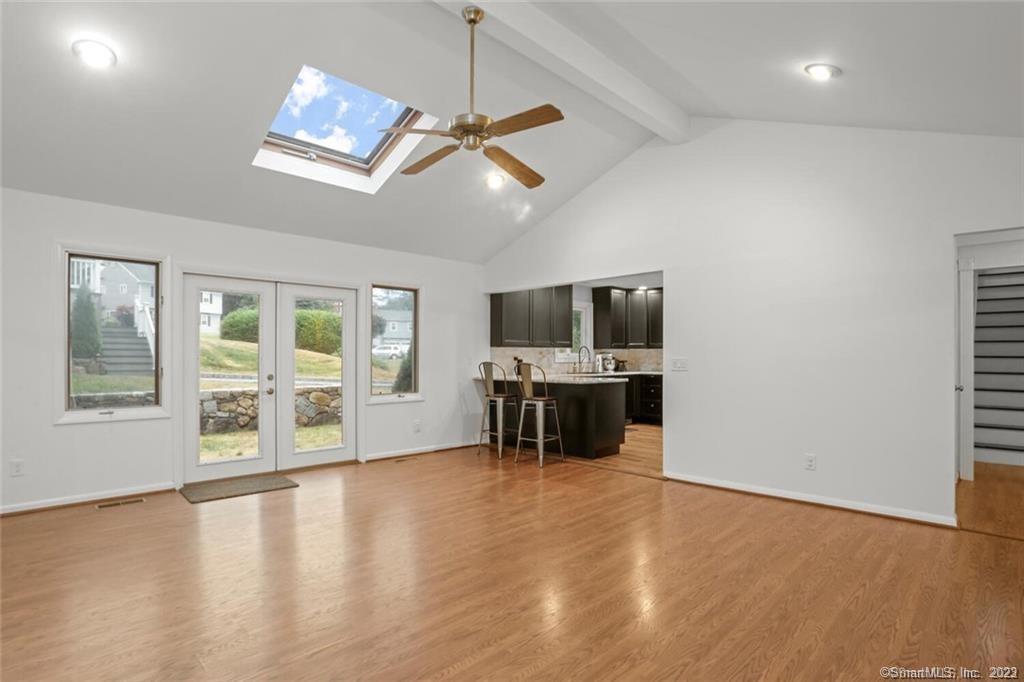 10 Harvann Road Norwalk, CT 06850 - Photo 11 of 32