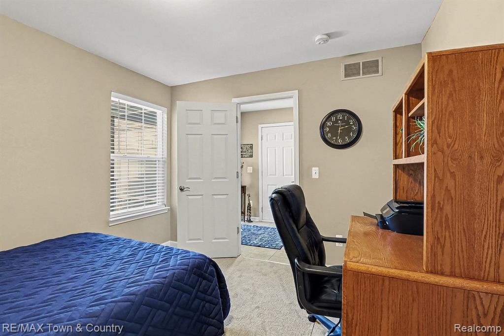 7241 Kings Way Flushing, MI 48433 - Photo 19 of 31