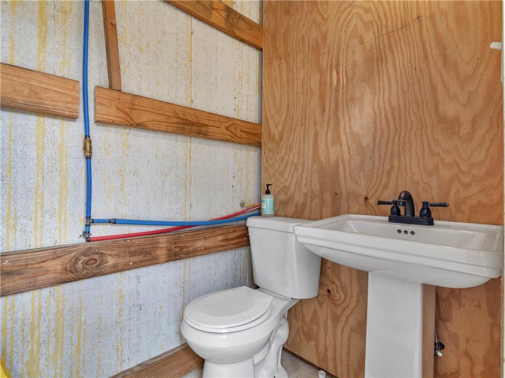 110 Wilson Road Jackson, GA 30233 - Photo 74 of 93 a bathroom with a sink and a toilet
