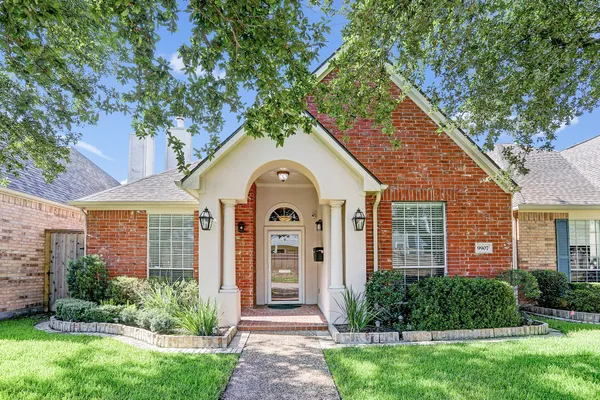 $2,650 | 9907 Kemp Forest Drive, Houston, TX 77080