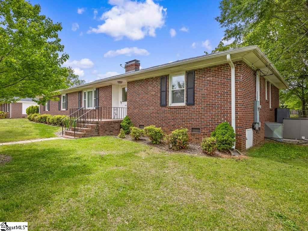 135 Waddell Road Greenville, SC 29609 - Photo 2 of 33 Gallery Image 2