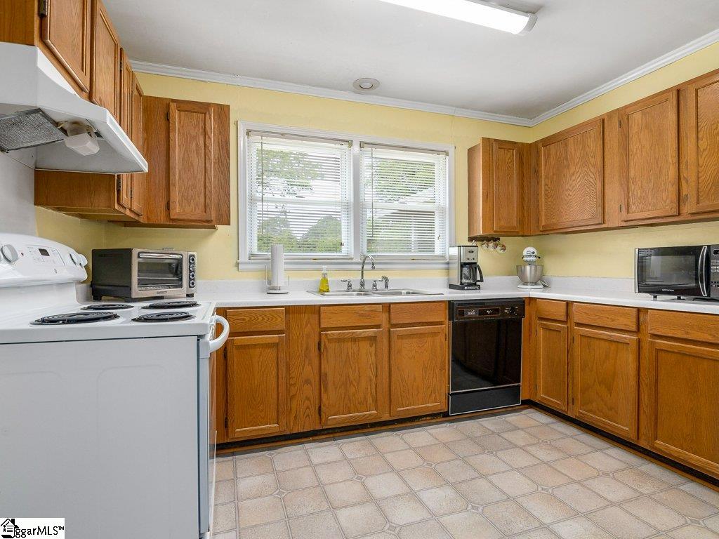 135 Waddell Road Greenville, SC 29609 - Photo 11 of 33 Gallery Image 11