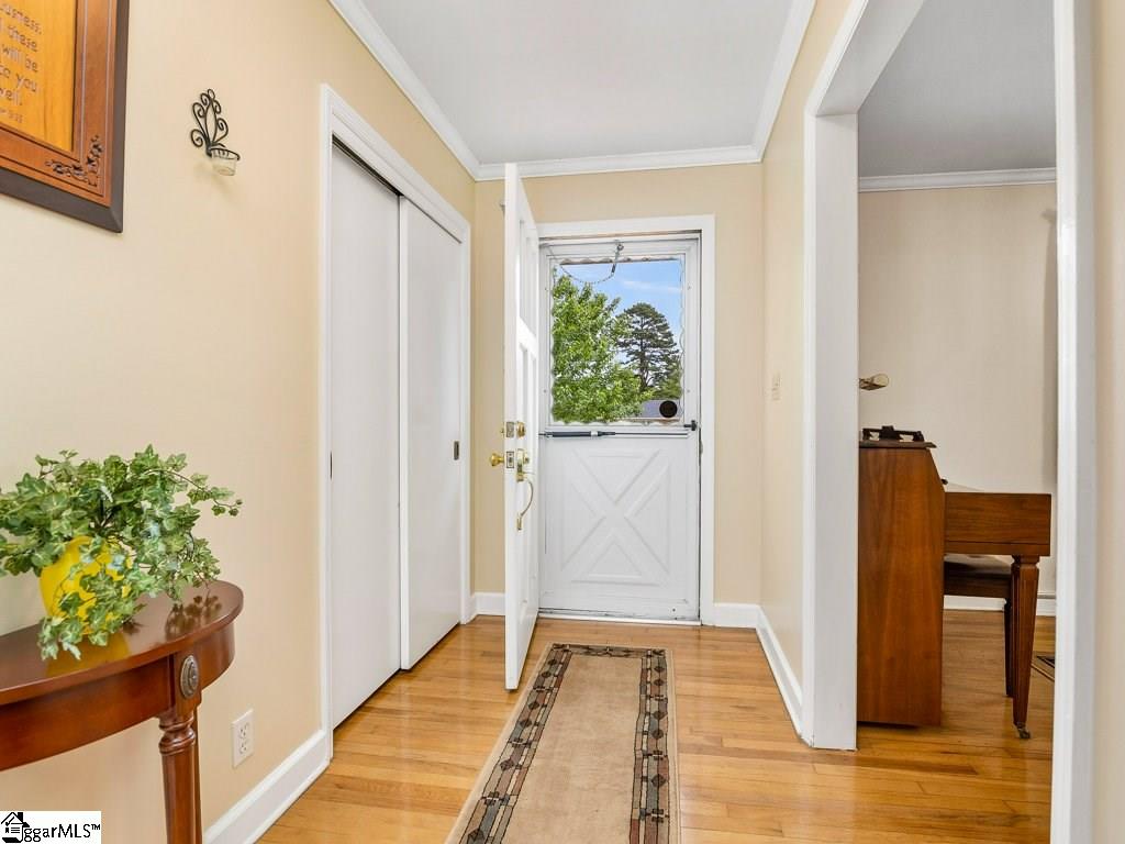 135 Waddell Road Greenville, SC 29609 - Photo 5 of 33 Gallery Image 5