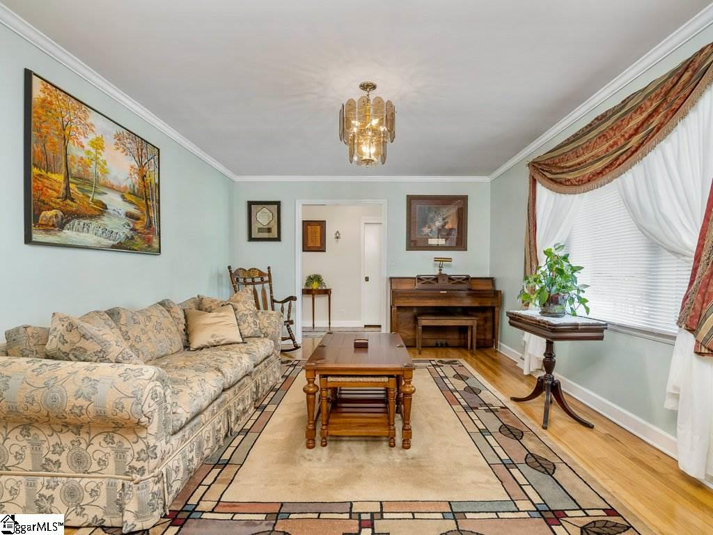 135 Waddell Road Greenville, SC 29609 - Photo 6 of 33 Gallery Image 6
