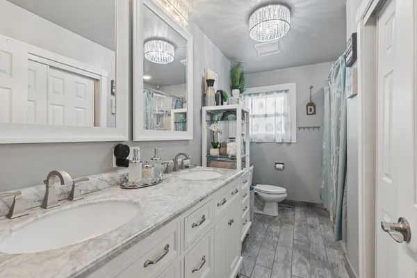 $339,900 | 15201 Geoffrey Road, Oak Forest, IL 60452