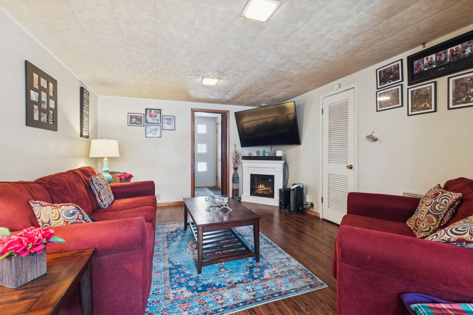 15201 Geoffrey Road Oak Forest, IL 60452 - Photo 3 of 23