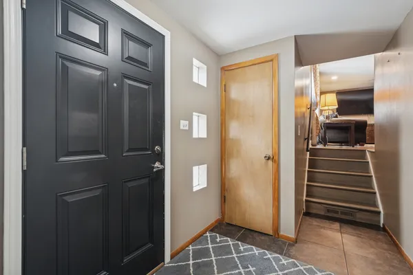 $339,900 | 15201 Geoffrey Road, Oak Forest, IL 60452