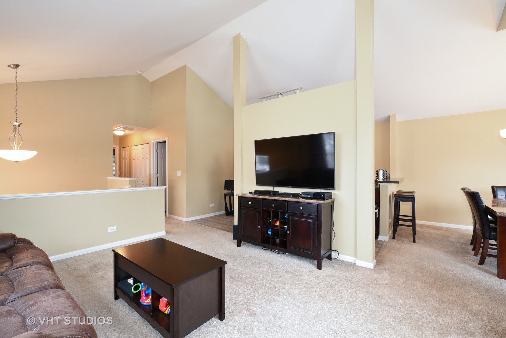 3356 Cameron Drive Elgin, IL 60124 - Photo 3 of 11