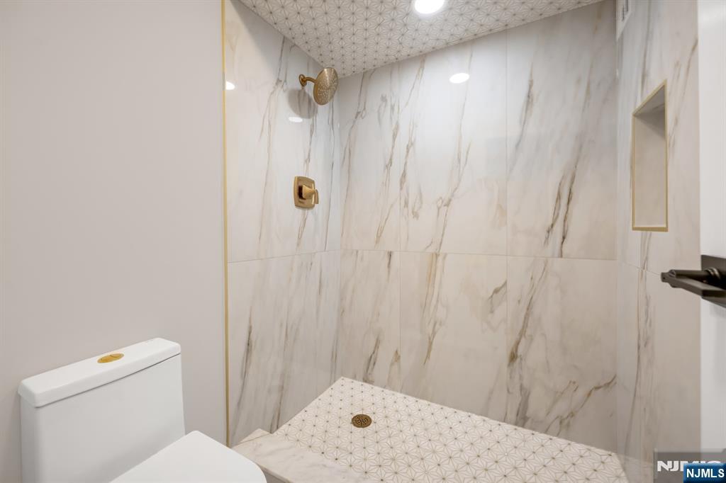 160 Overlook Avenue, Unit 3A Hackensack, NJ 07601 - Photo 19 of 30