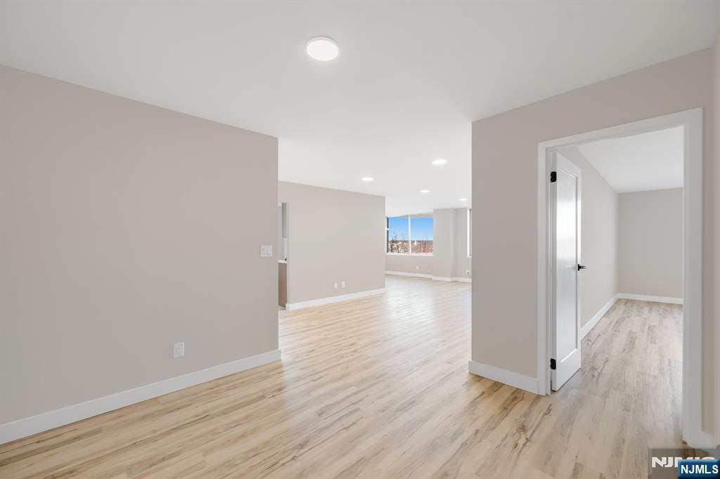 160 Overlook Avenue, Unit 3A Hackensack, NJ 07601 - Photo 5 of 30