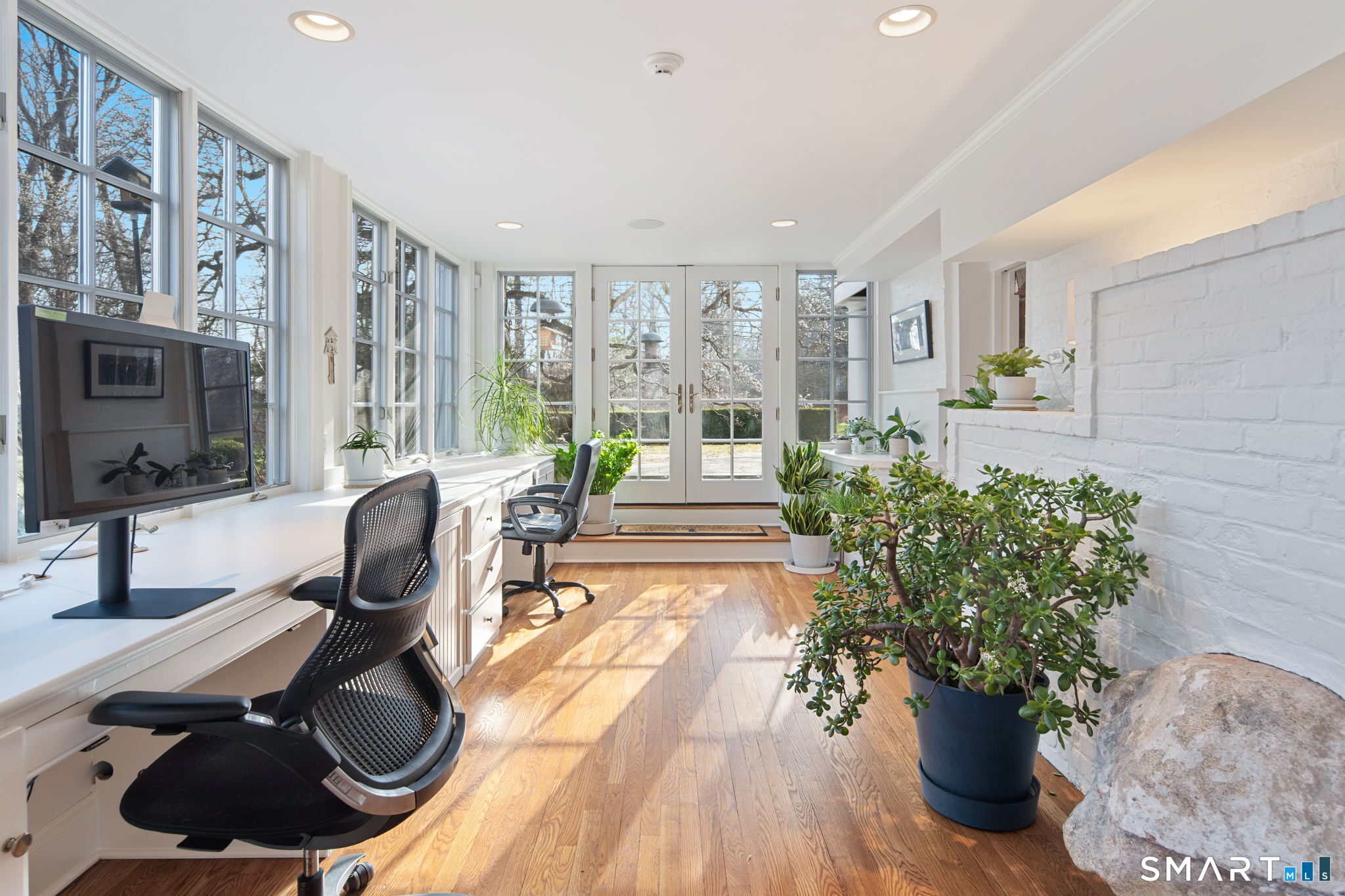 135 Comstock Hill Road New Canaan, CT 06840 - Photo 15 of 40