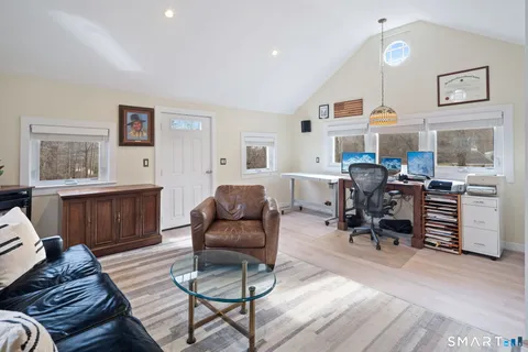 $2,698,000 | 135 Comstock Hill Road, New Canaan, CT 06840