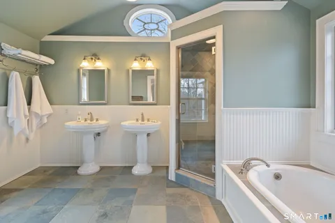 $2,698,000 | 135 Comstock Hill Road, New Canaan, CT 06840