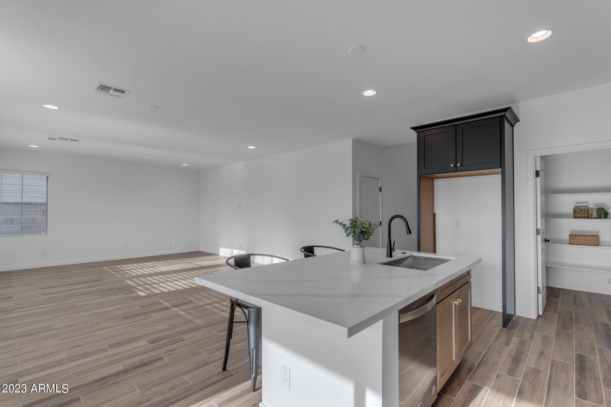 6434 North 17th Street Phoenix, AZ 85016 - Photo 11 of 40 15-web-or-mls-IMG_6772