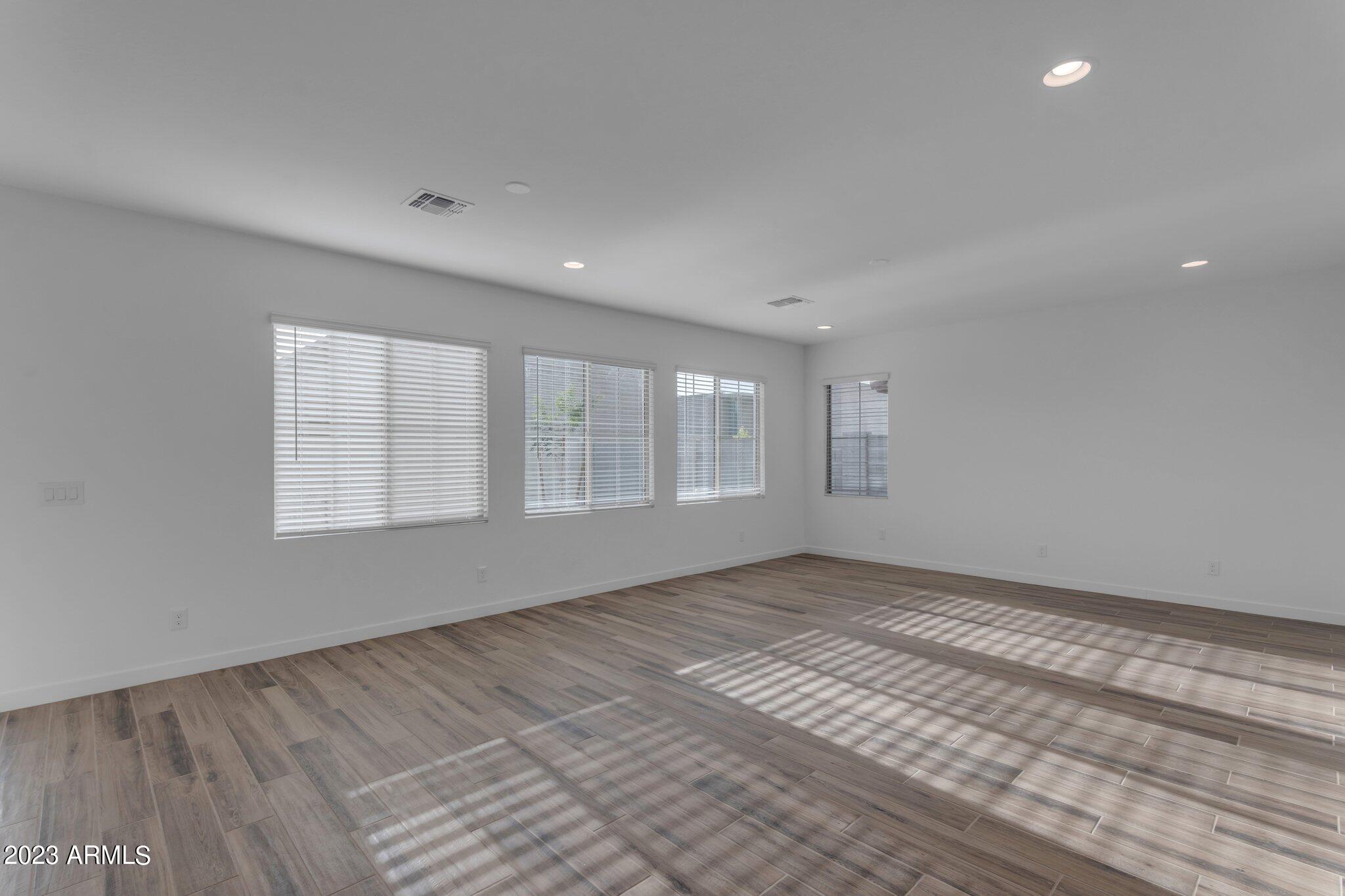 6434 North 17th Street Phoenix, AZ 85016 - Photo 15 of 40 19-web-or-mls-IMG_6784