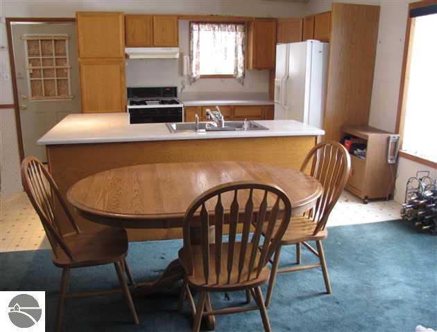 838 South Weldon Road Beulah, MI 49617 - Photo 6 of 14 1733827-5.JPG